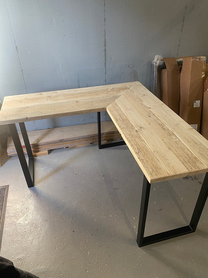 HENLOW - Rustic Corner Desk with Metal Box Legs